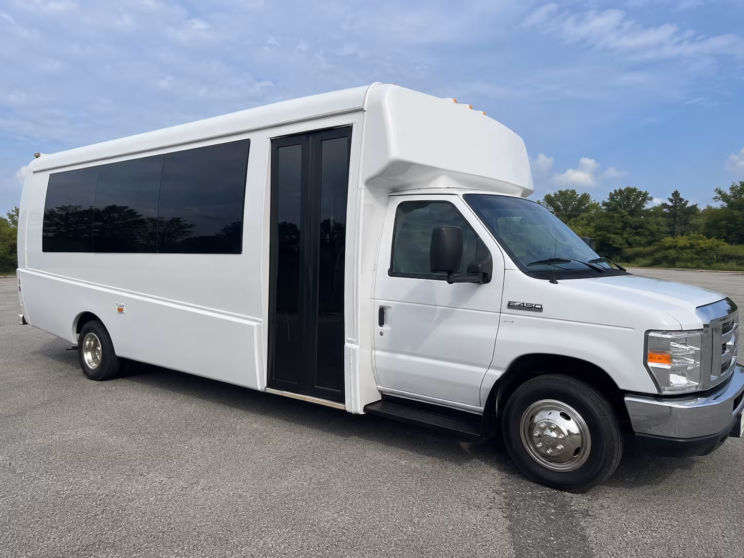 Madera Birthday, Sweet 16, & Quinceañera Party Bus Rentals
